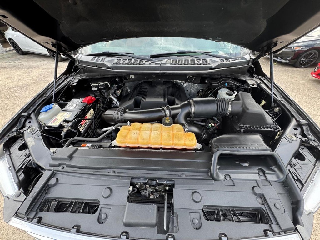 Ford F-150 Vehicle Full-screen Gallery Image 29