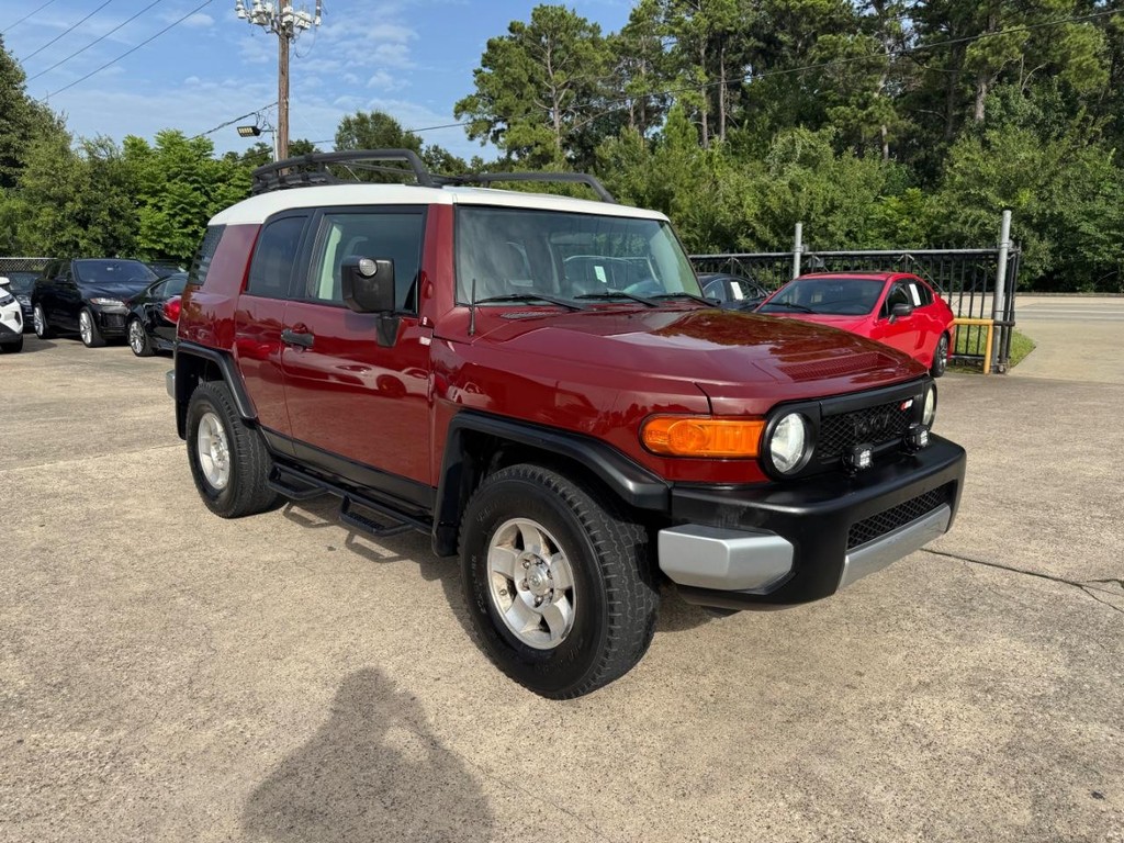 Toyota FJ Cruiser Vehicle Full-screen Gallery Image 04