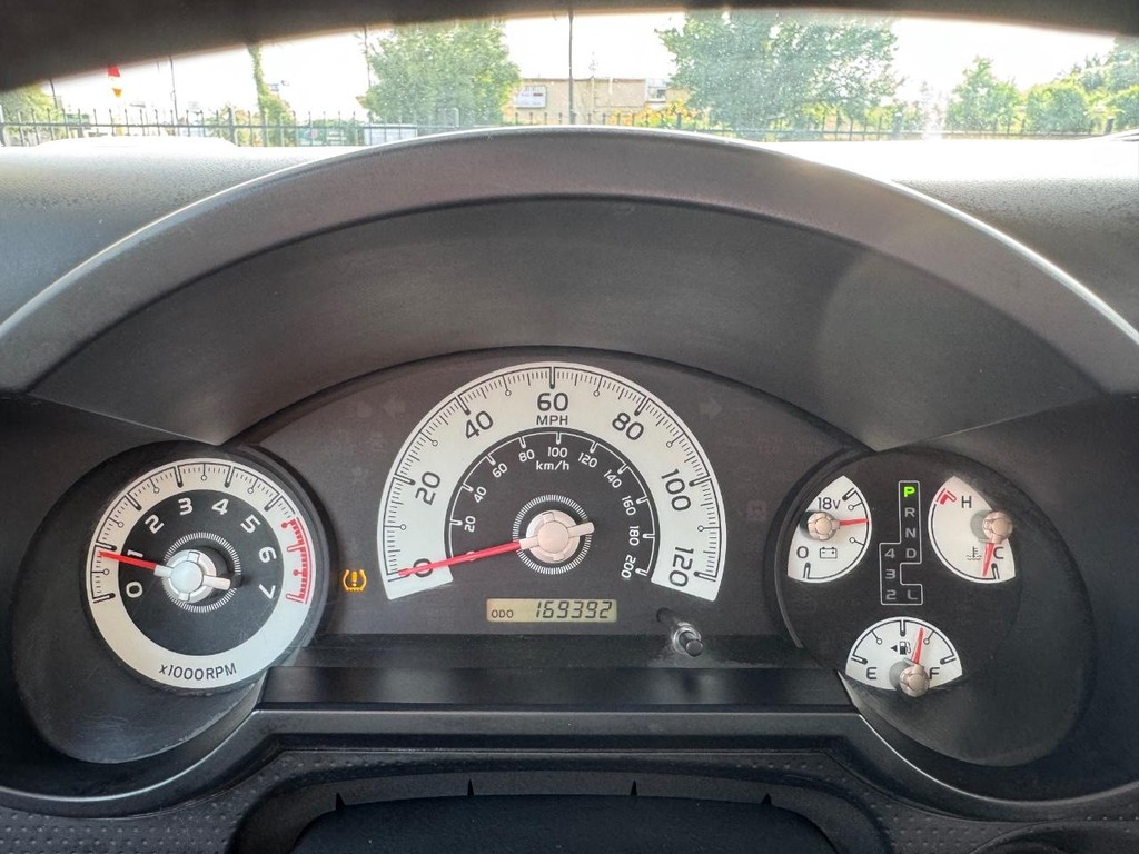 Toyota FJ Cruiser Vehicle Full-screen Gallery Image 20