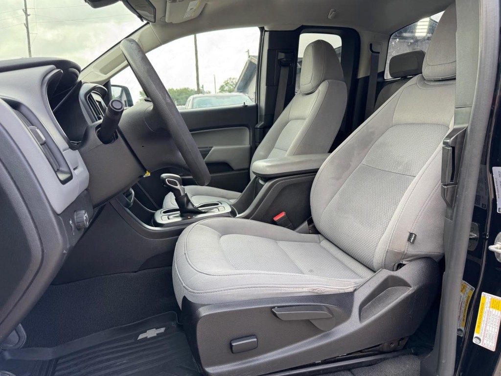 Chevrolet Colorado Vehicle Full-screen Gallery Image 11
