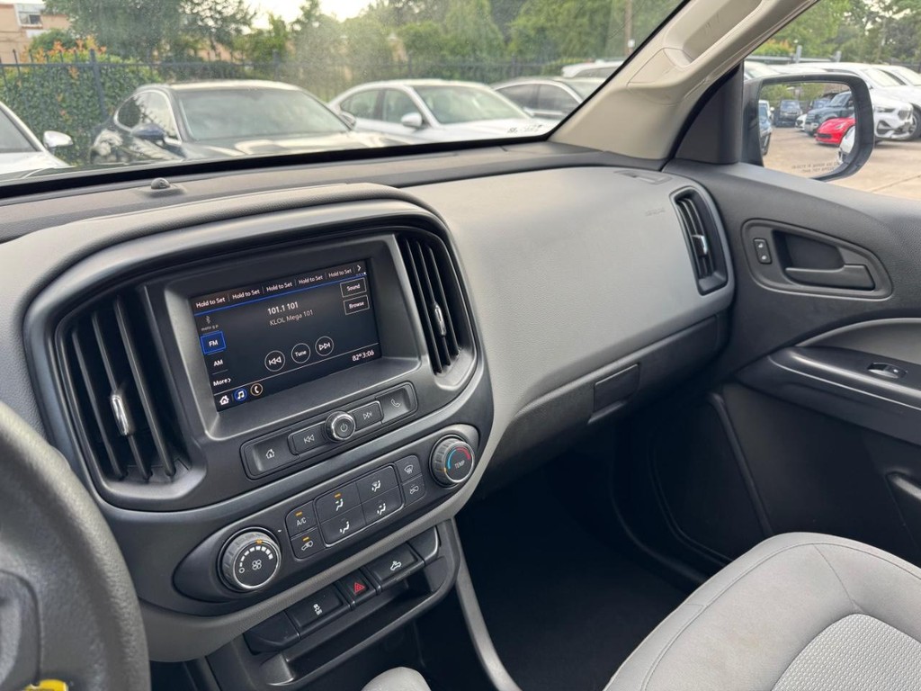 Chevrolet Colorado Vehicle Full-screen Gallery Image 24