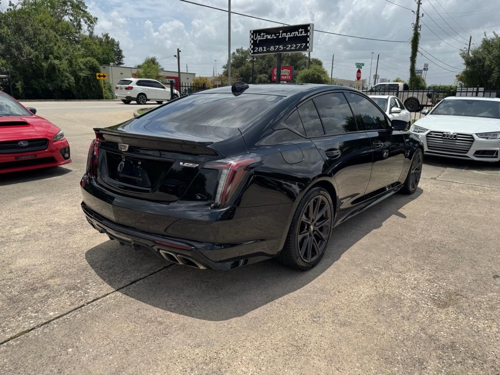 Cadillac CT5 Vehicle Full-screen Gallery Image 06