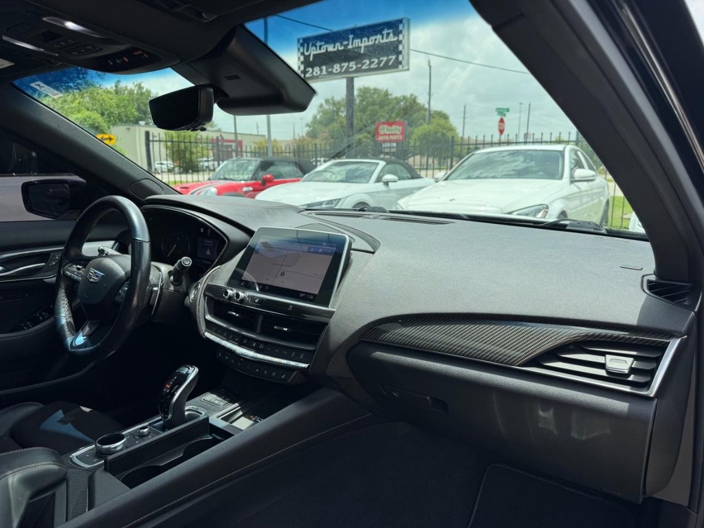 Cadillac CT5 Vehicle Full-screen Gallery Image 13