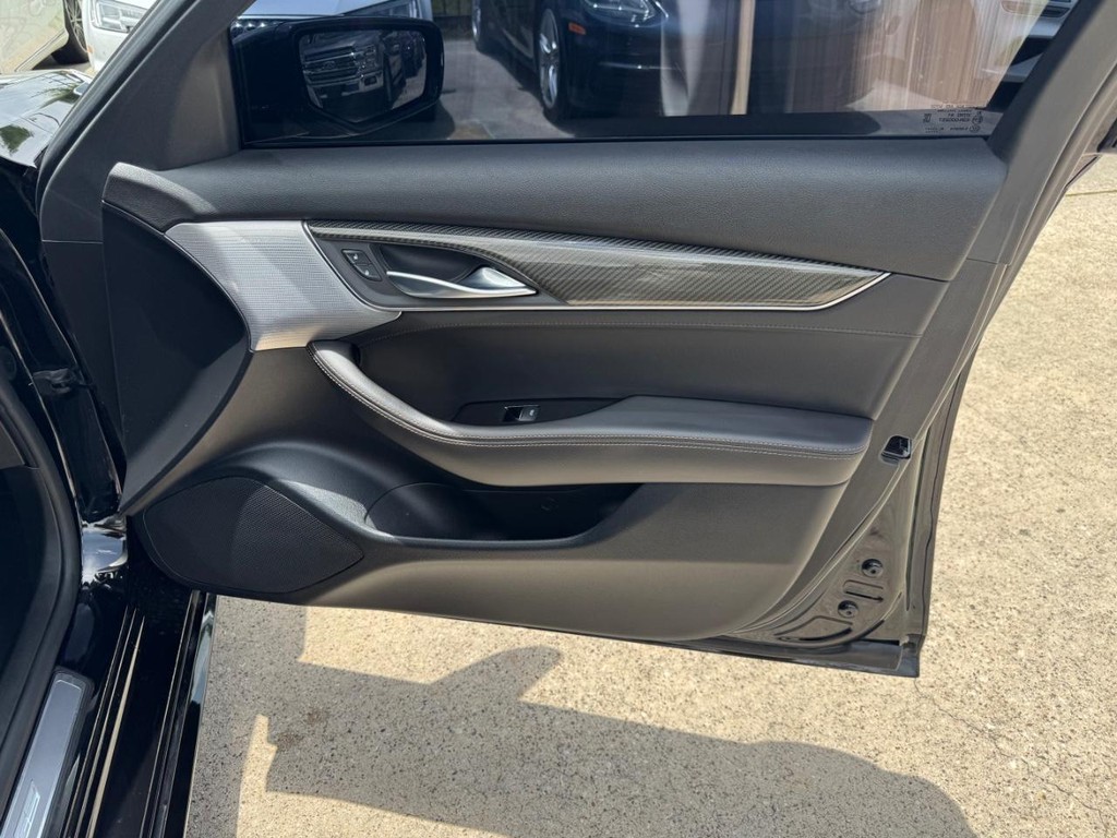 Cadillac CT5 Vehicle Full-screen Gallery Image 15