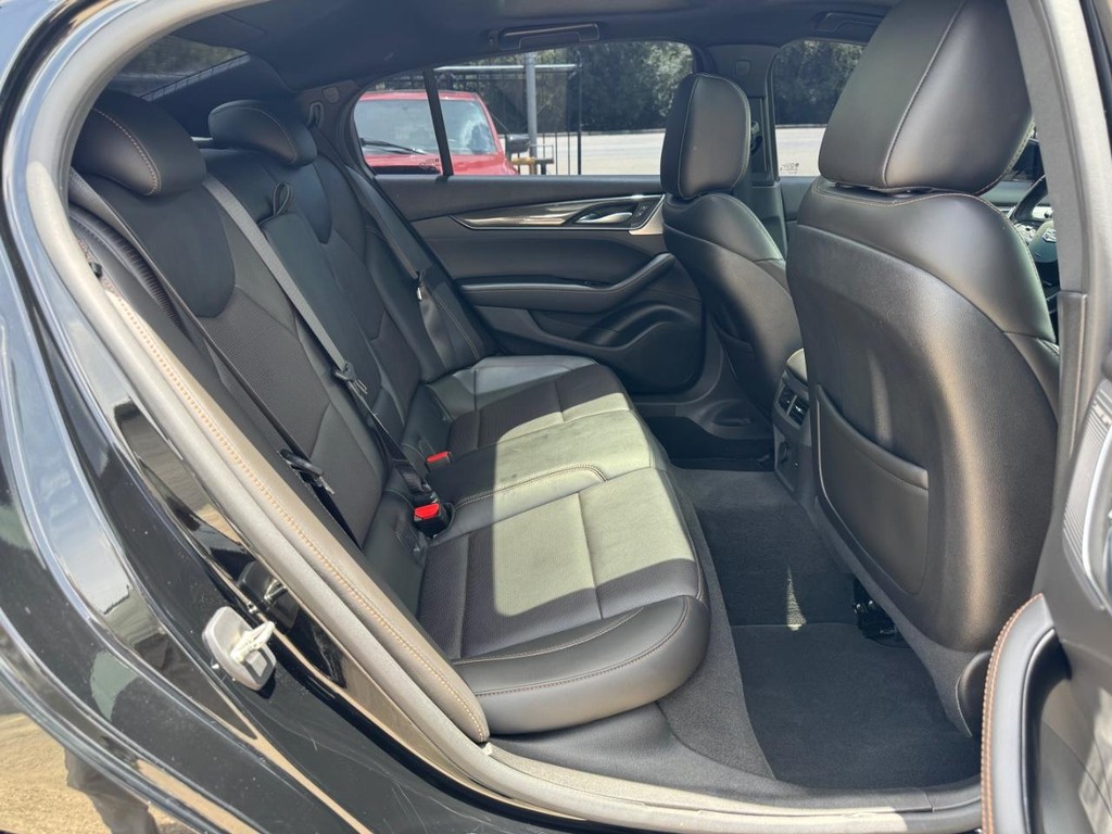 Cadillac CT5 Vehicle Full-screen Gallery Image 16