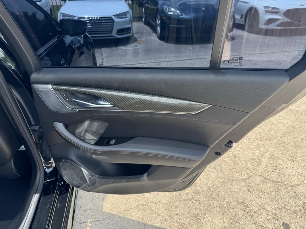 Cadillac CT5 Vehicle Full-screen Gallery Image 17