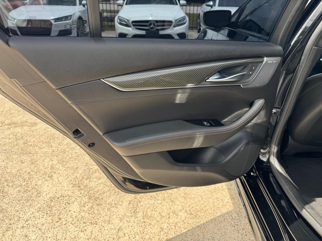 Cadillac CT5 Vehicle Full-screen Gallery Image 19