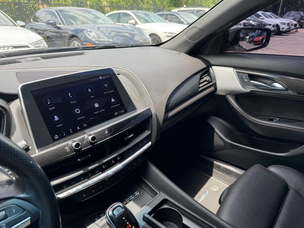 Cadillac CT5 Vehicle Full-screen Gallery Image 24