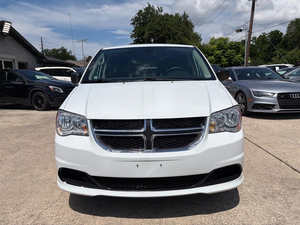 Dodge Grand Caravan Vehicle Full-screen Gallery Image 02