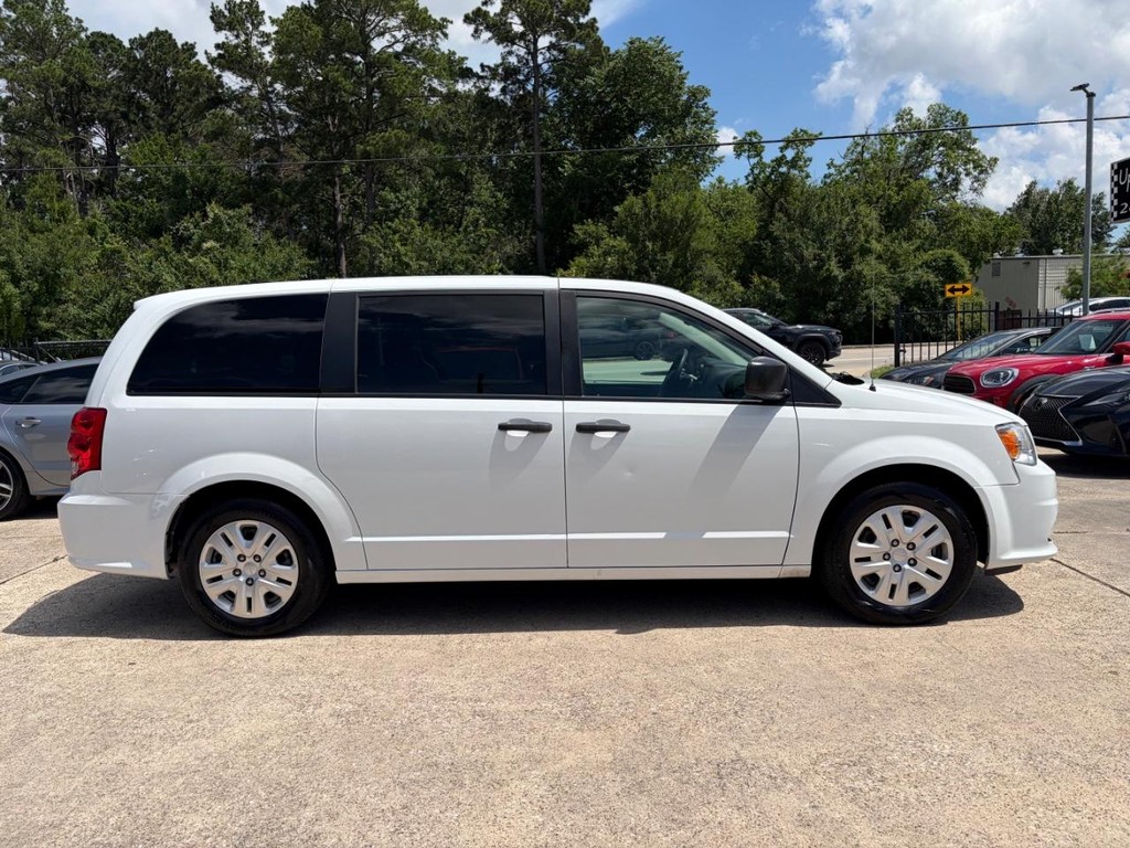 Dodge Grand Caravan Vehicle Full-screen Gallery Image 04