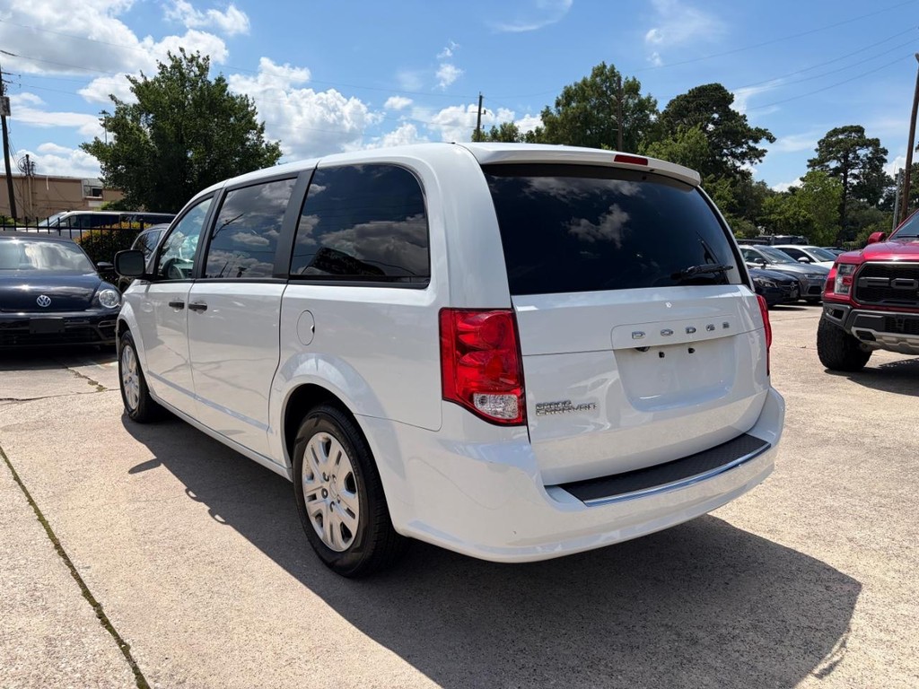 Dodge Grand Caravan Vehicle Full-screen Gallery Image 07