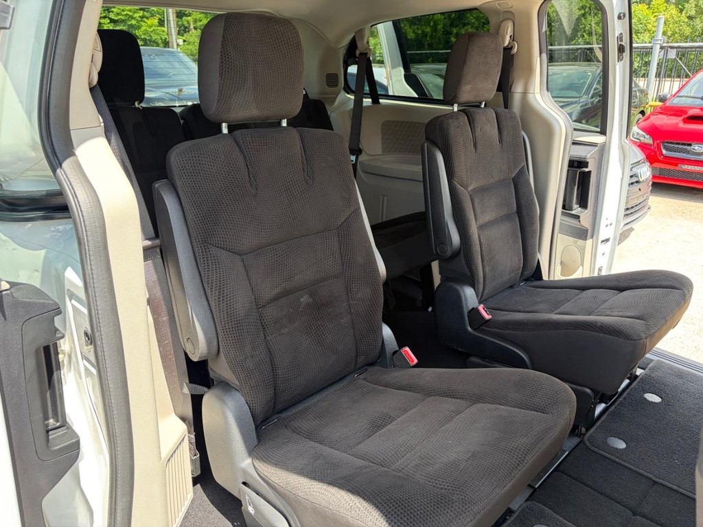 Dodge Grand Caravan Vehicle Full-screen Gallery Image 16
