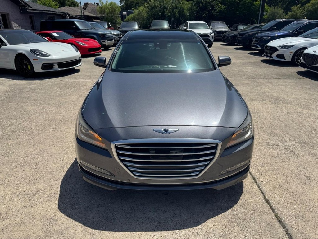 Hyundai Genesis Vehicle Full-screen Gallery Image 05