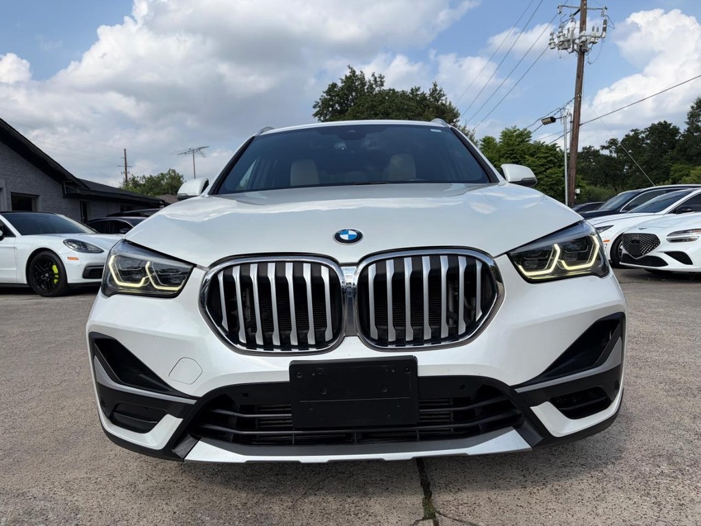 BMW X1 Vehicle Full-screen Gallery Image 02