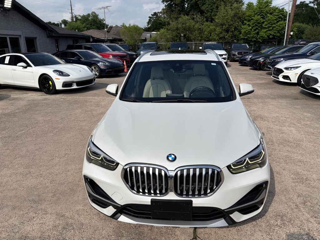 BMW X1 Vehicle Full-screen Gallery Image 03