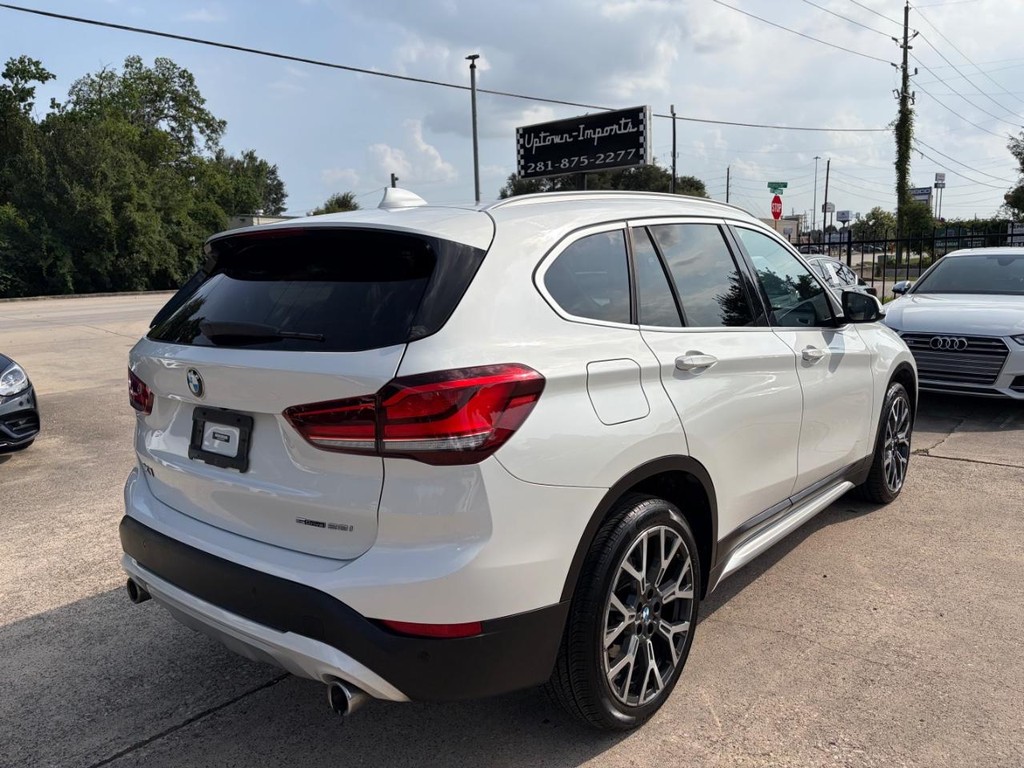 BMW X1 Vehicle Full-screen Gallery Image 06