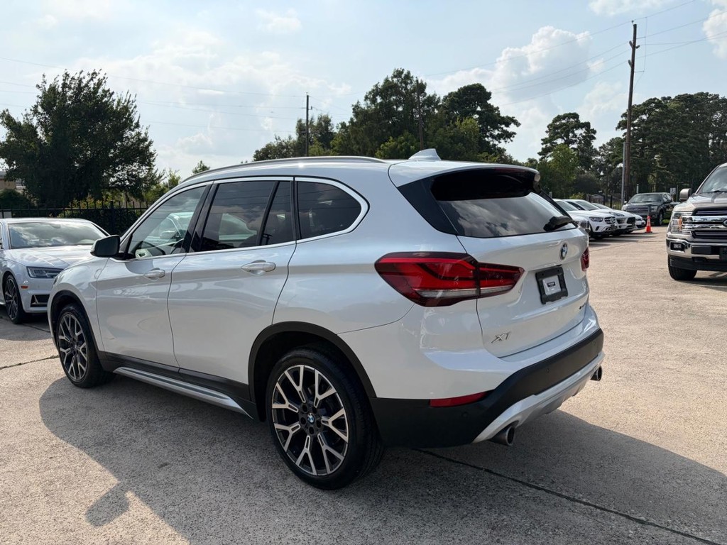 BMW X1 Vehicle Full-screen Gallery Image 08
