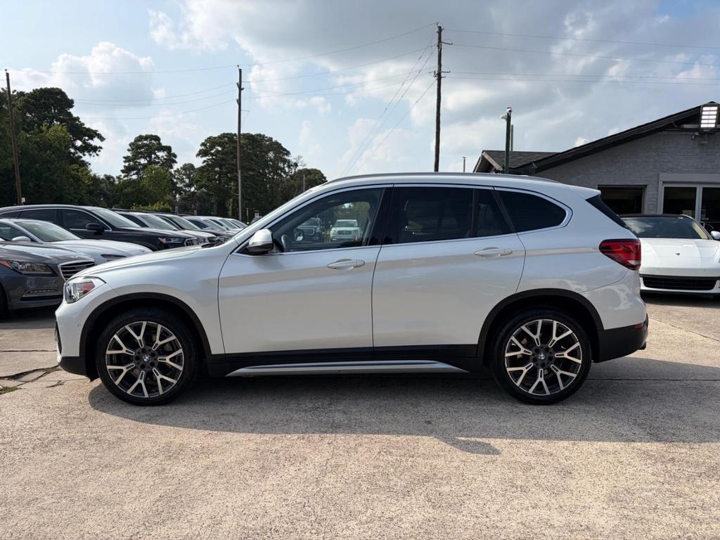 BMW X1 Vehicle Full-screen Gallery Image 09