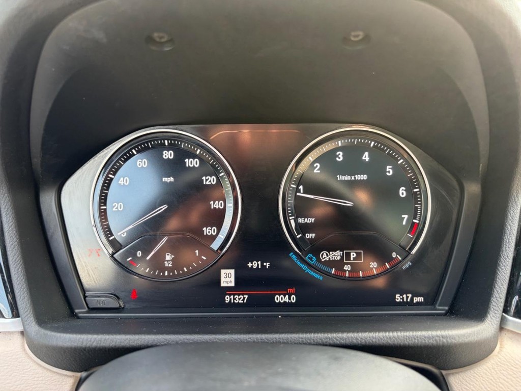 BMW X1 Vehicle Full-screen Gallery Image 21