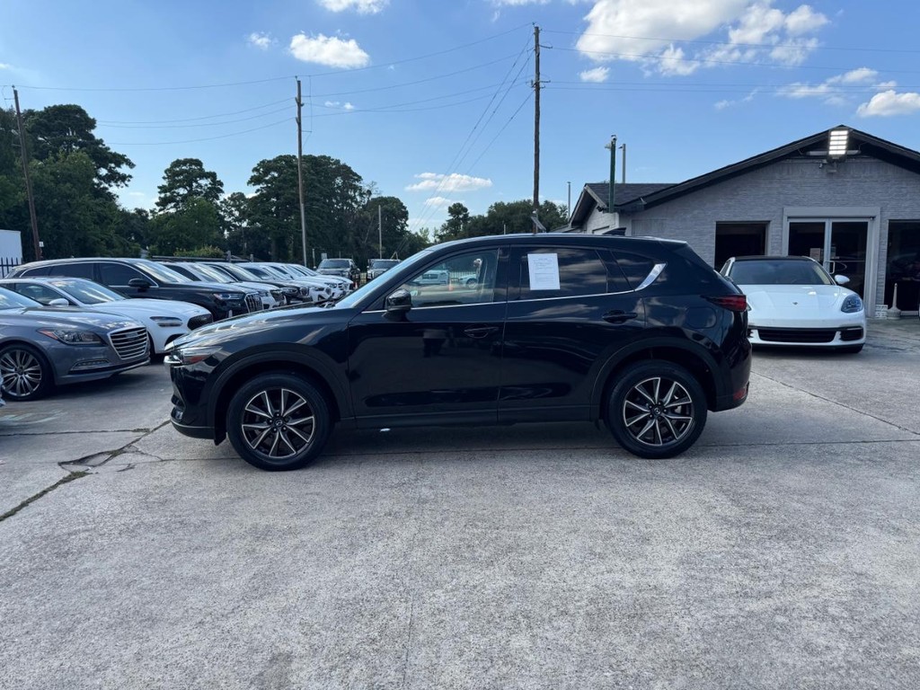 Mazda CX-5 Vehicle Full-screen Gallery Image 09