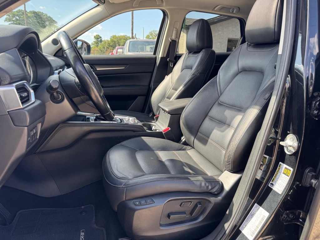 Mazda CX-5 Vehicle Full-screen Gallery Image 11