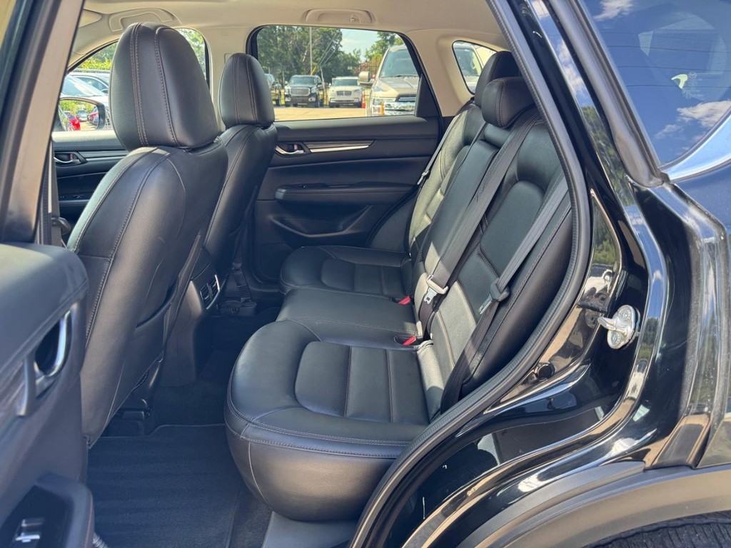 Mazda CX-5 Vehicle Full-screen Gallery Image 18