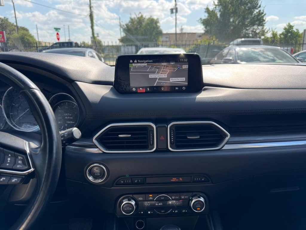 Mazda CX-5 Vehicle Full-screen Gallery Image 23