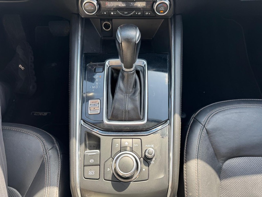Mazda CX-5 Vehicle Full-screen Gallery Image 24