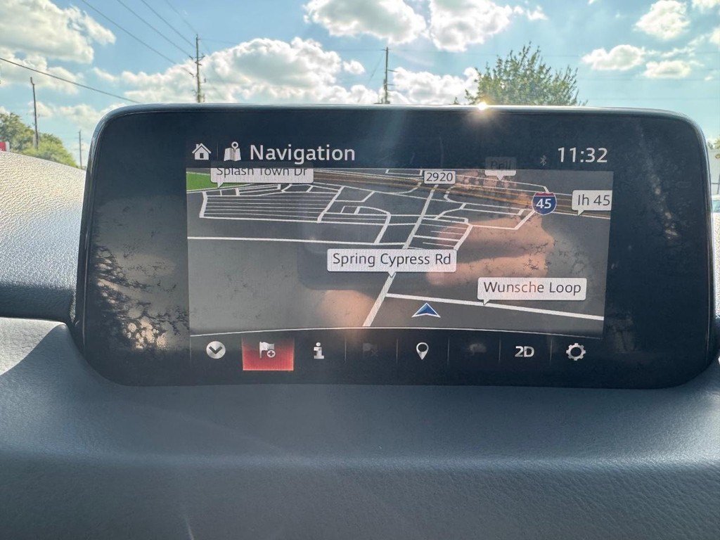Mazda CX-5 Vehicle Full-screen Gallery Image 26