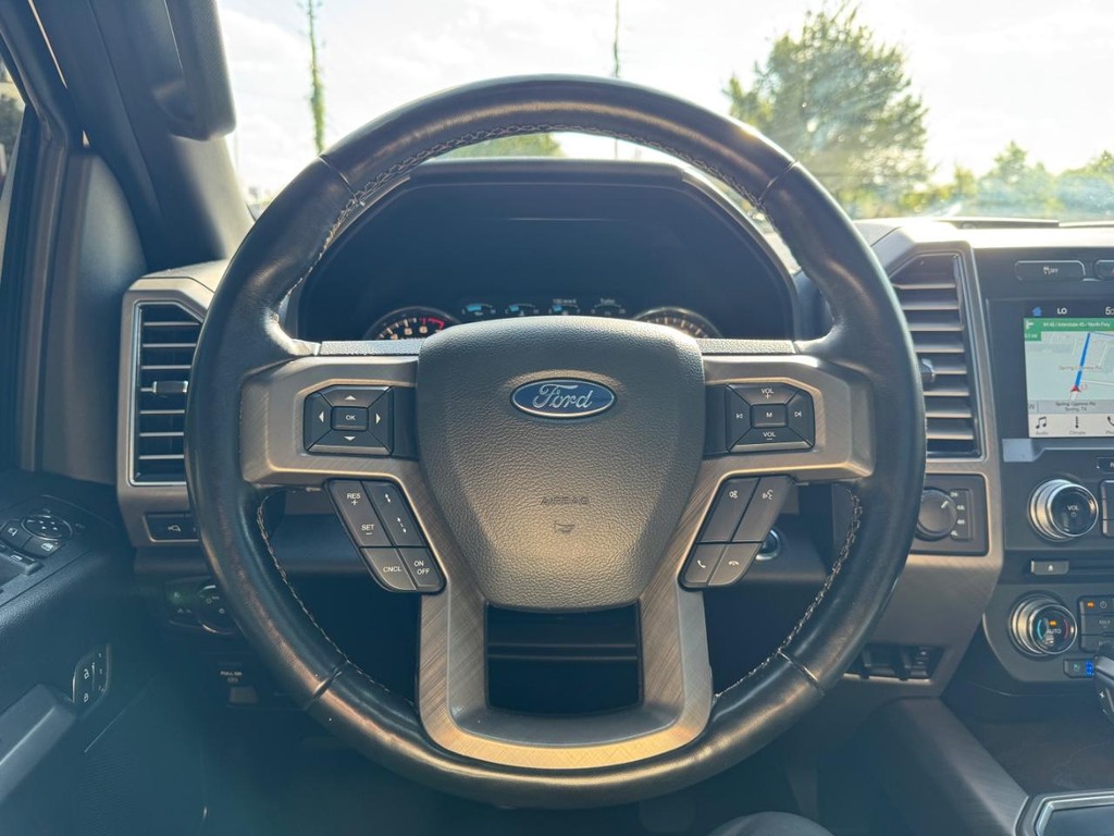 Ford F-150 Vehicle Full-screen Gallery Image 15