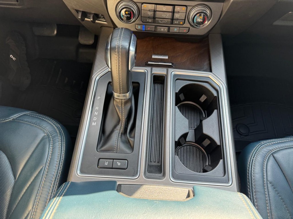 Ford F-150 Vehicle Full-screen Gallery Image 18