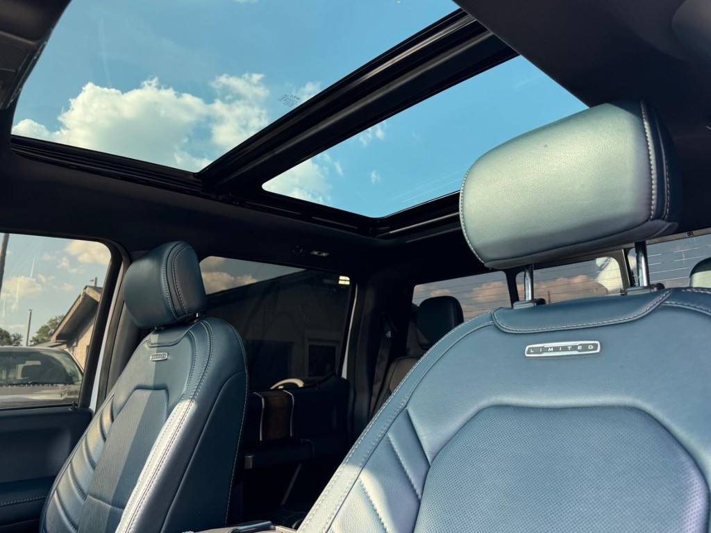 Ford F-150 Vehicle Full-screen Gallery Image 22
