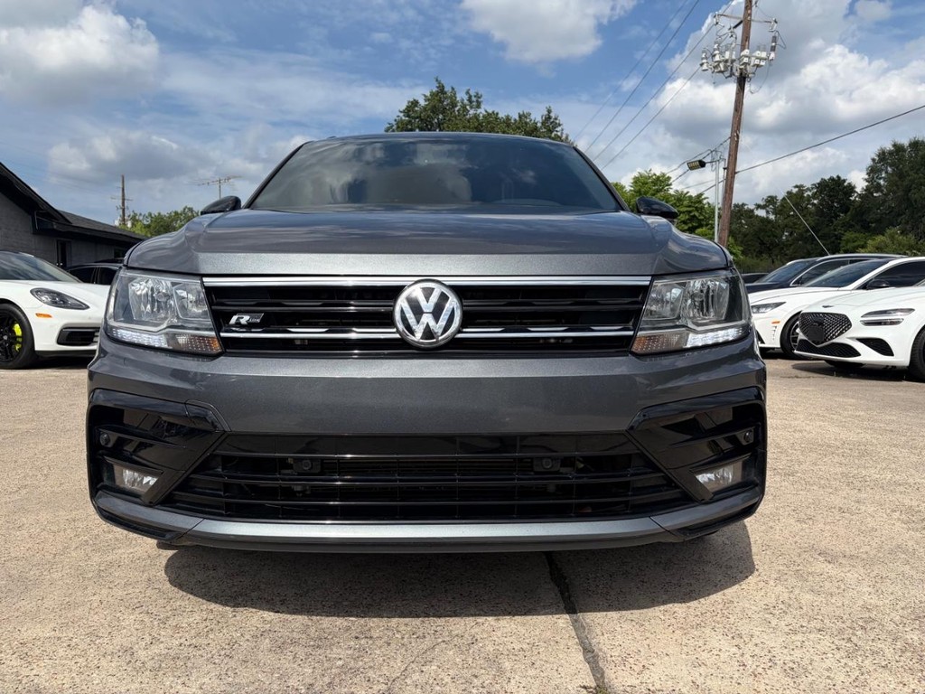 Volkswagen Tiguan Vehicle Full-screen Gallery Image 02