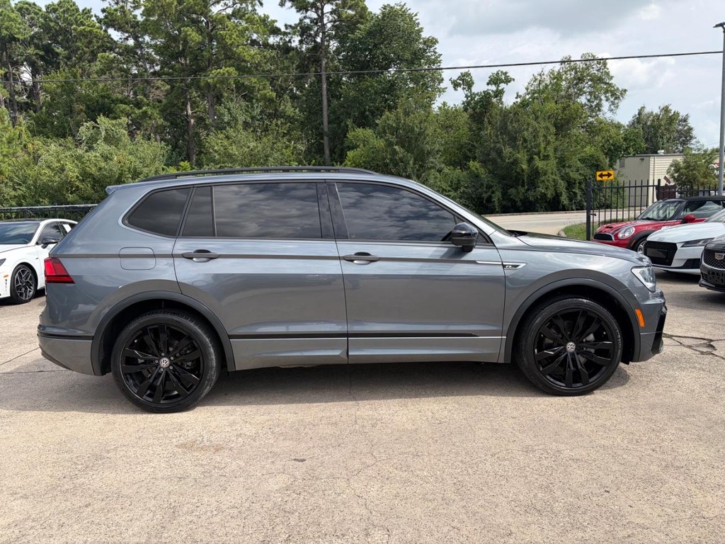 Volkswagen Tiguan Vehicle Full-screen Gallery Image 05