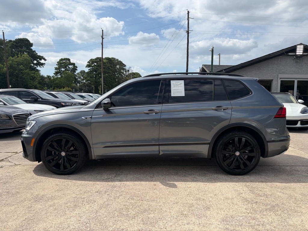 Volkswagen Tiguan Vehicle Full-screen Gallery Image 09