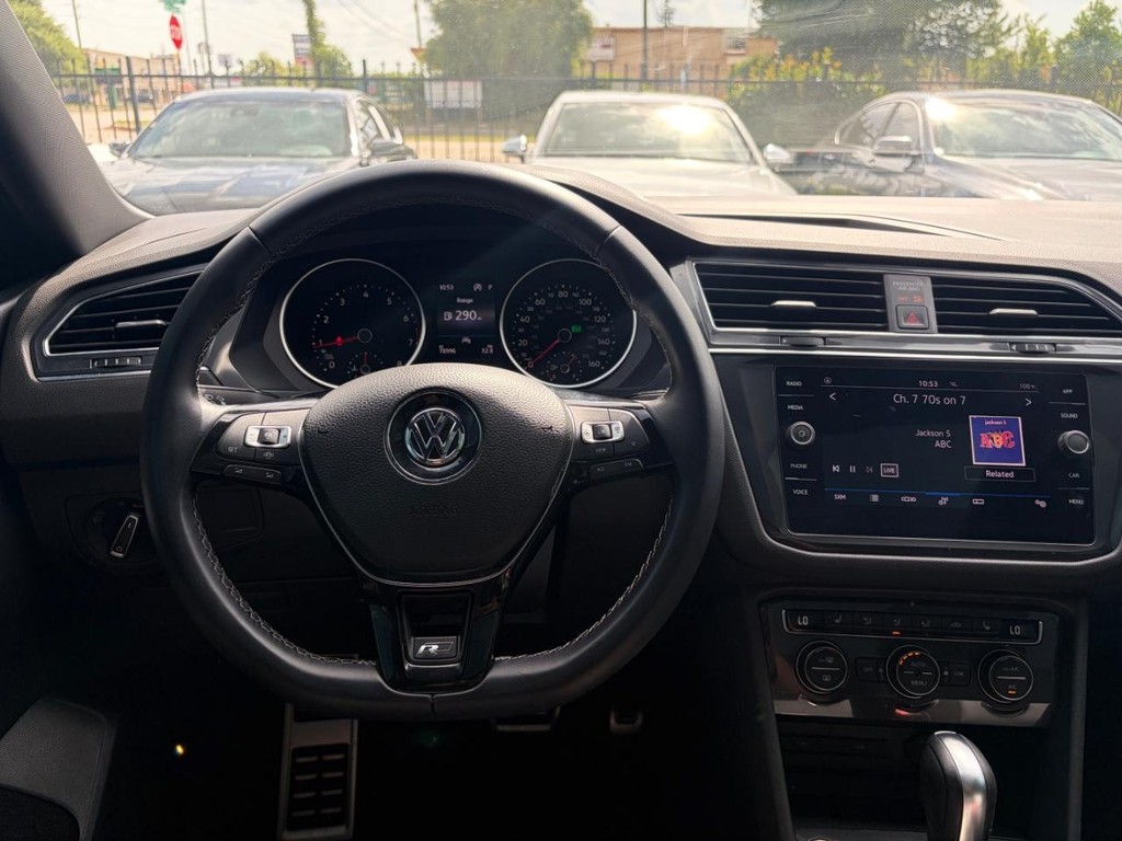 Volkswagen Tiguan Vehicle Full-screen Gallery Image 21
