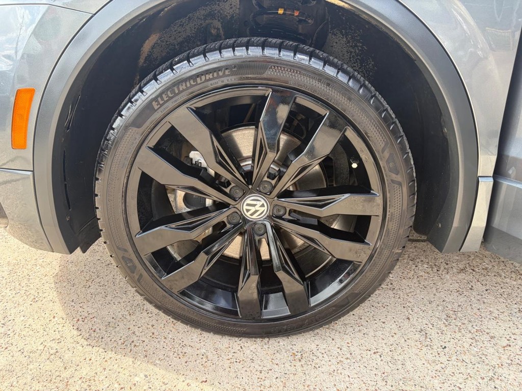 Volkswagen Tiguan Vehicle Full-screen Gallery Image 29