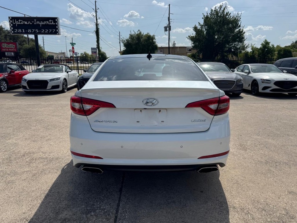 Hyundai Sonata Vehicle Full-screen Gallery Image 07