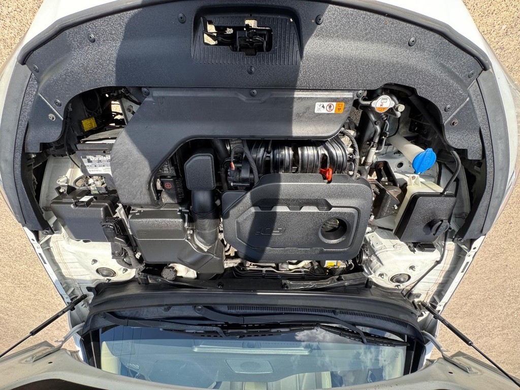Hyundai Sonata Vehicle Full-screen Gallery Image 28
