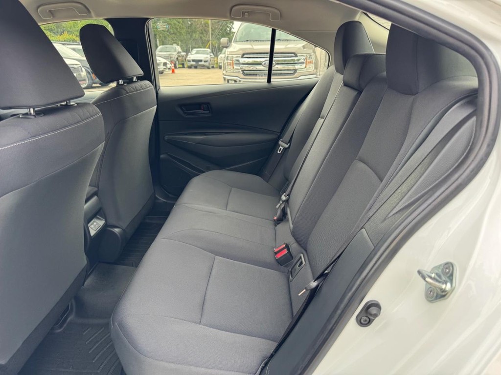 Toyota Corolla Vehicle Full-screen Gallery Image 18