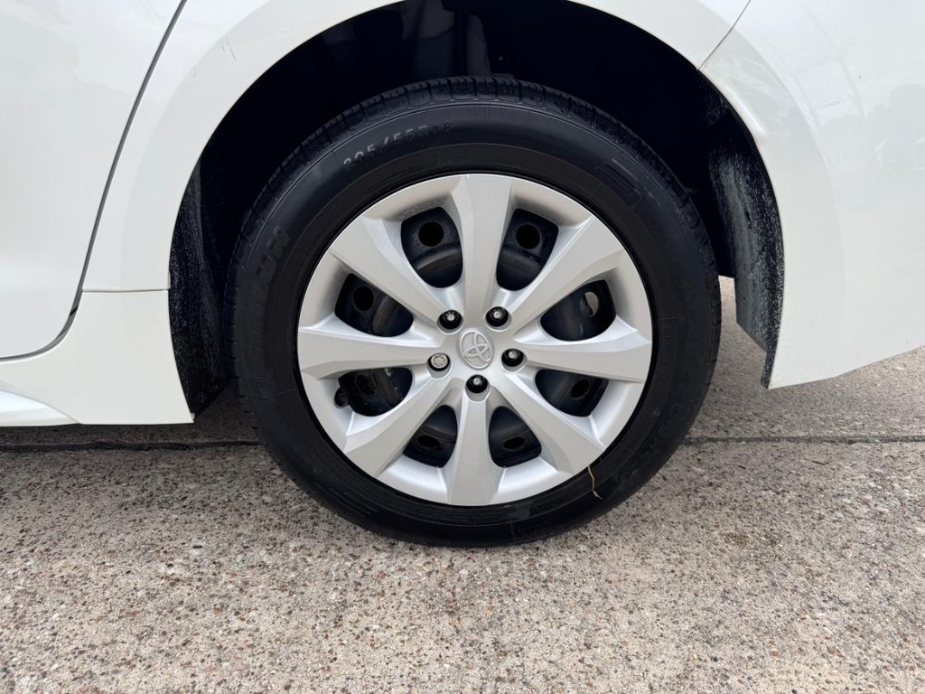 Toyota Corolla Vehicle Full-screen Gallery Image 27