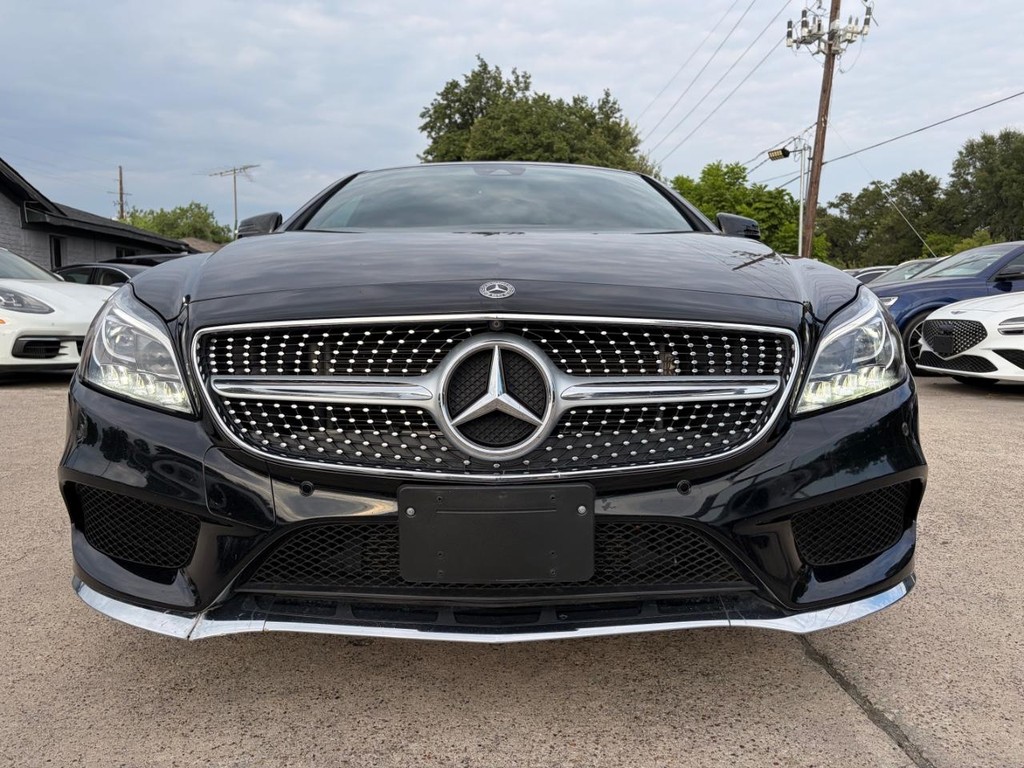 Mercedes-Benz CLS 550 Vehicle Full-screen Gallery Image 02