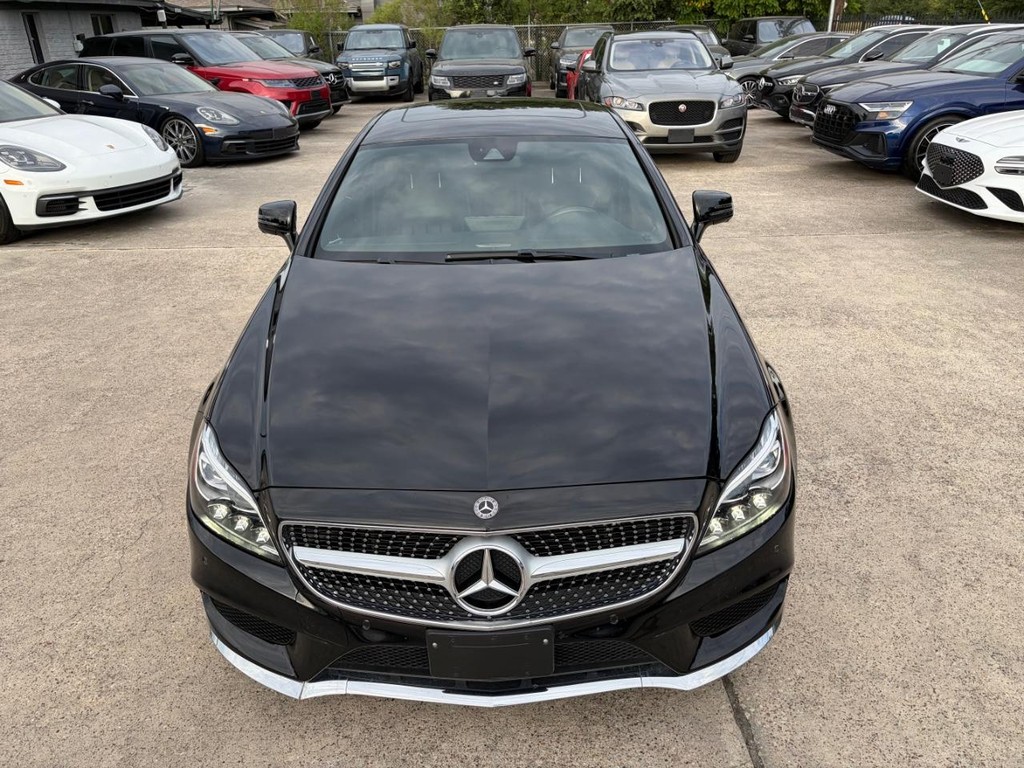 Mercedes-Benz CLS 550 Vehicle Full-screen Gallery Image 03