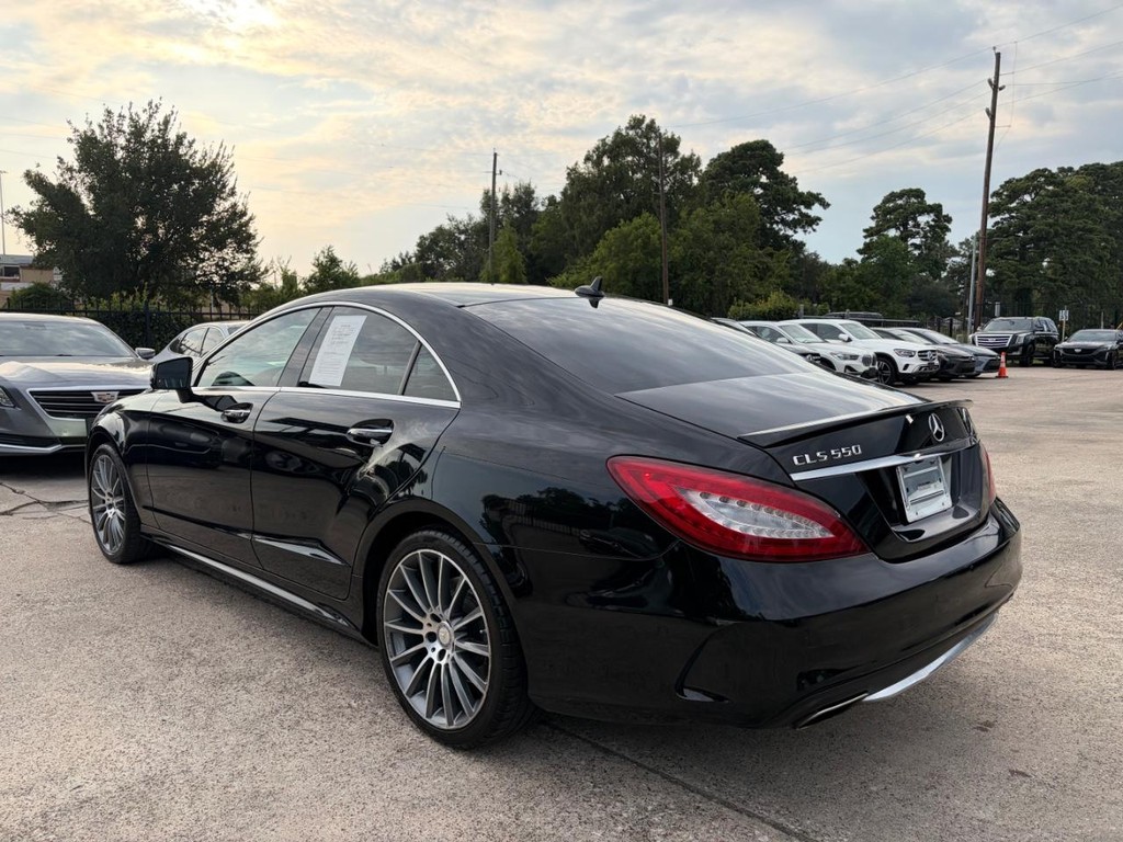 Mercedes-Benz CLS 550 Vehicle Full-screen Gallery Image 08