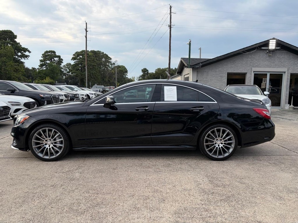 Mercedes-Benz CLS 550 Vehicle Full-screen Gallery Image 09