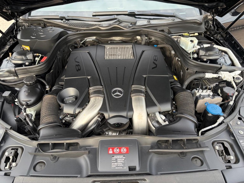Mercedes-Benz CLS 550 Vehicle Full-screen Gallery Image 30