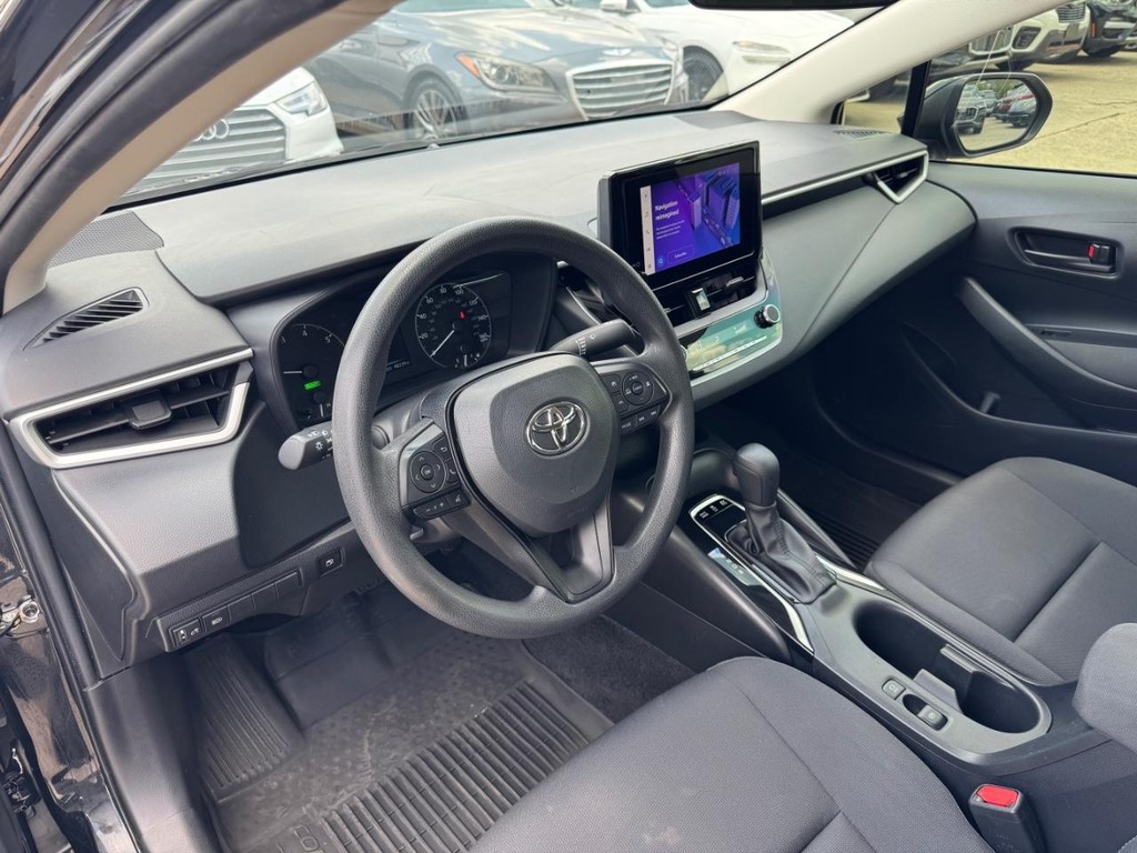 Toyota Corolla Vehicle Full-screen Gallery Image 10
