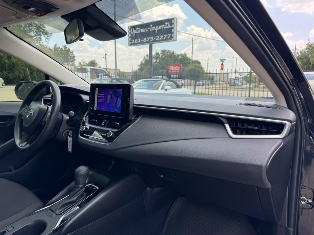 Toyota Corolla Vehicle Full-screen Gallery Image 13