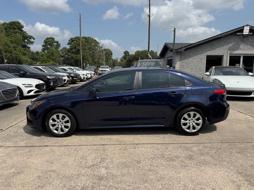 Toyota Corolla Vehicle Full-screen Gallery Image 09