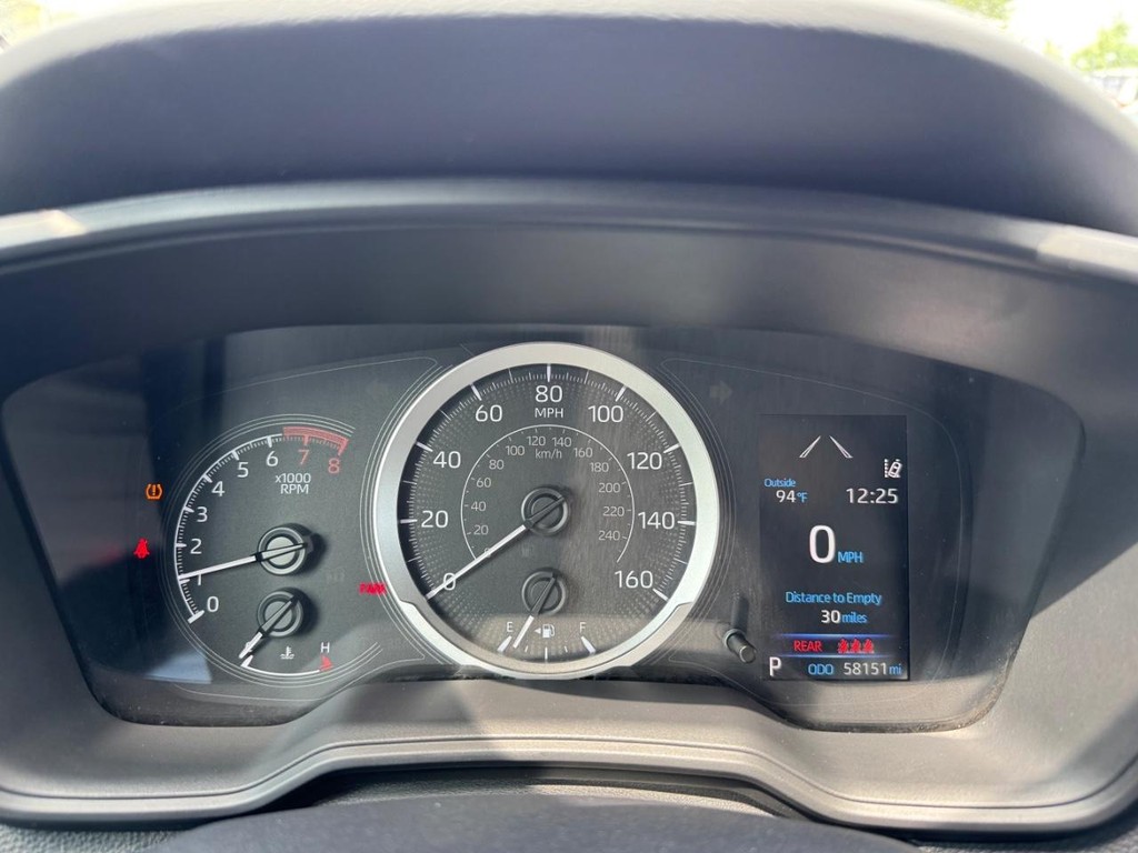 Toyota Corolla Vehicle Full-screen Gallery Image 20